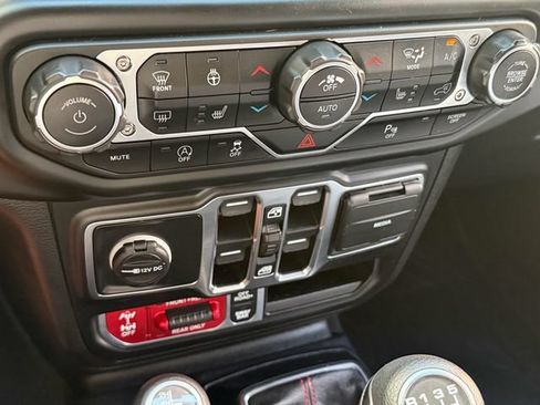 Used 2021 Jeep Gladiator Rubicon AWD/4WD image 28
