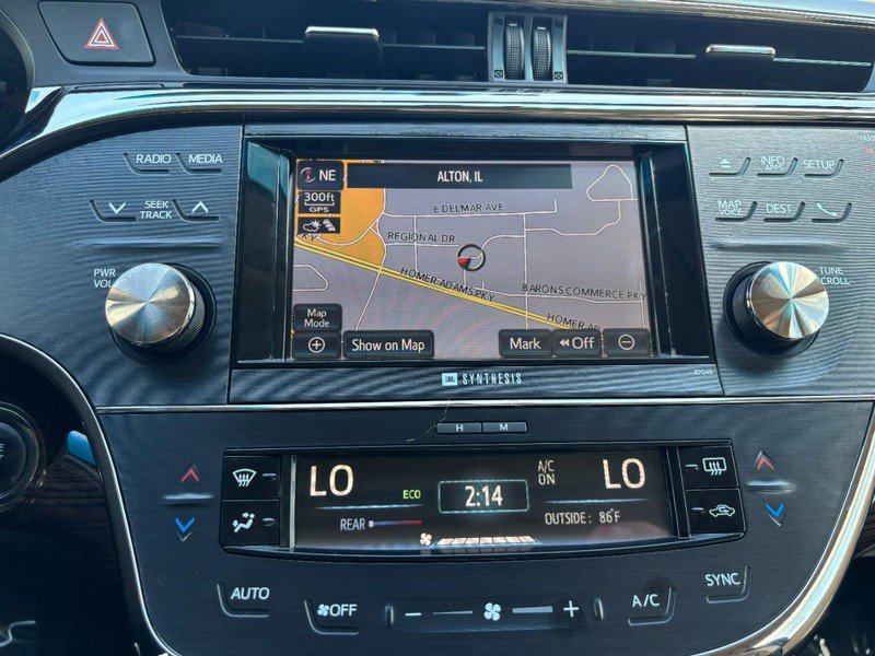 Used 2014 Toyota Avalon Limited w/ Technology Package FWD image 19