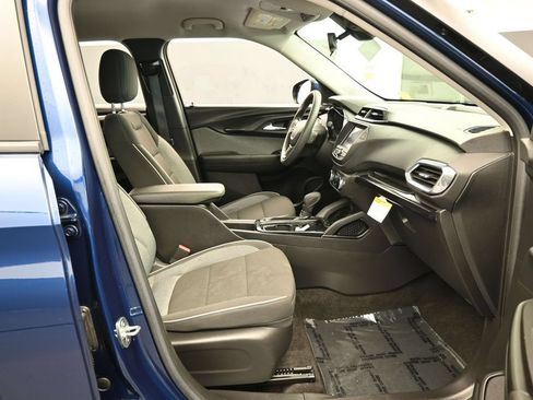 Used 2023 Chevrolet TrailBlazer LT FWD image 39