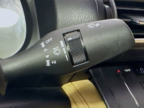 Used 2015 Lexus RC 350 w/ F Sport w/Summer Tires image 13