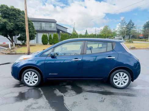 Used 2017 Nissan Leaf S w/ Charge Package FWD image 2