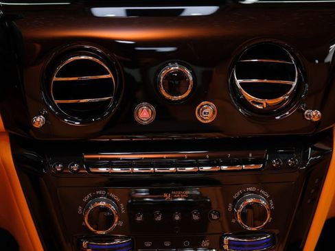 Used 2025 Rolls-Royce Phantom Sedan image 77