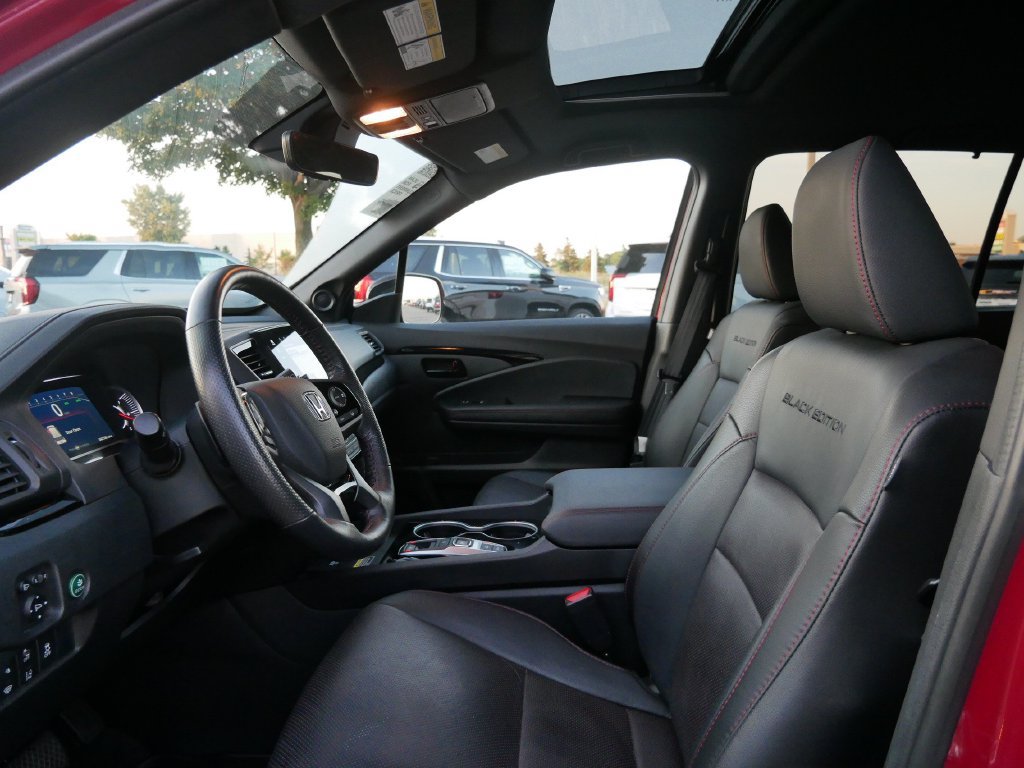 Used 2024 Honda Passport Black Edition image 9