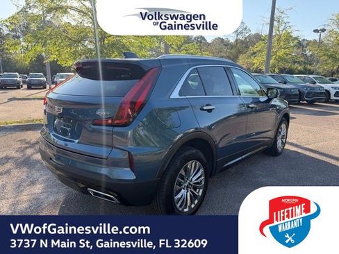 Used 2024 Cadillac XT4 Premium Luxury FWD image 6