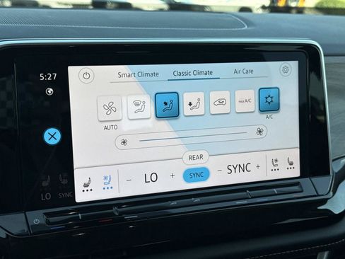 Used 2025 Volkswagen Atlas SE AWD/4WD image 28