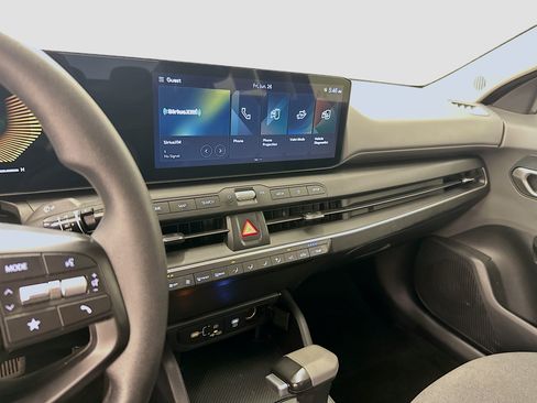 Used 2025 Kia K4 FWD image 25