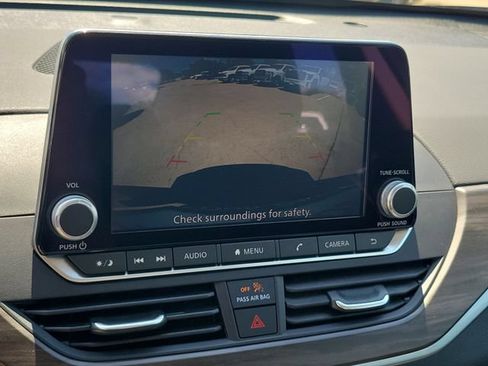 Used 2025 Nissan Altima 2.5 SV FWD image 23
