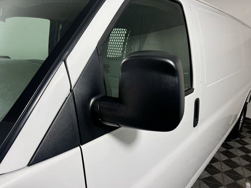 Used 2017 Chevrolet Express 3500 Work Van image 12