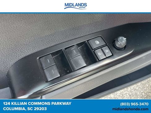 Used 2025 Toyota Camry XSE FWD image 17