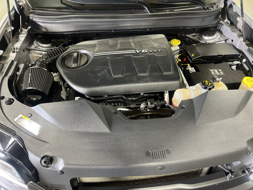 Used 2020 Jeep Cherokee Trailhawk AWD/4WD image 25