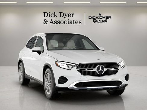 Used 2026 Mercedes-Benz GLC 300 image 35