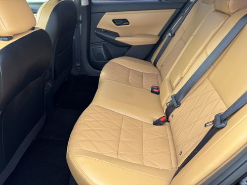 Used 2024 Nissan Sentra SV w/ SV Premium Package image 15