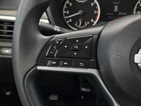 Used 2025 Nissan Altima 2.5 SV FWD image 24