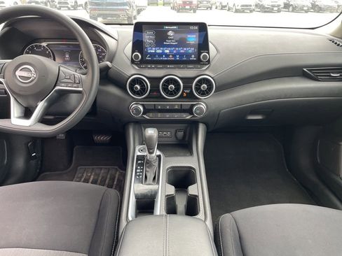 Used 2025 Nissan Sentra SV FWD image 11