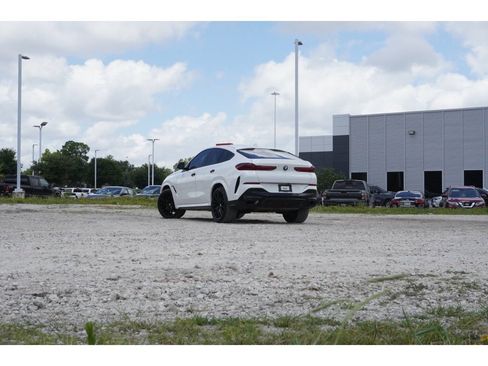 Used 2021 BMW X6 xDrive40i w/ M Sport Package AWD/4WD image 4