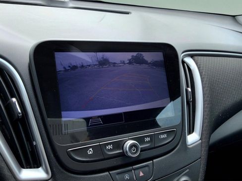 Used 2022 Chevrolet Malibu LT FWD image 22