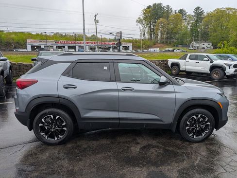 Used 2022 Chevrolet TrailBlazer LT w/ LPO, Blackout Package AWD/4WD image 9