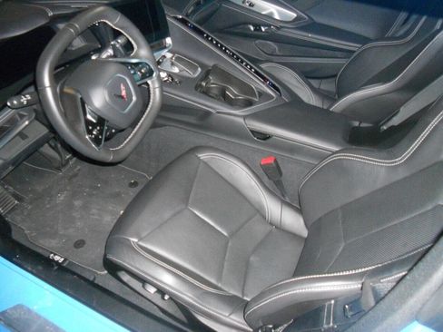 Used 2022 Chevrolet Corvette Stingray Convertible w/ Z51 Performance Package image 12