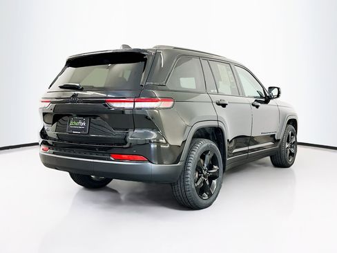 Used 2023 Jeep Grand Cherokee Limited w/ Black Appearance Package image 9
