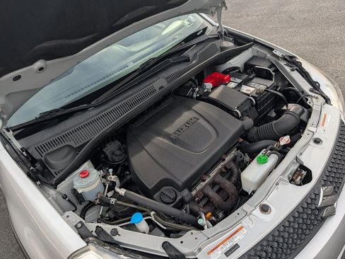 Used 2011 Suzuki SX4 AWD Hatchback image 32