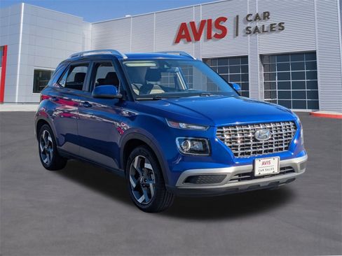 Used 2023 Hyundai Venue SEL image 3