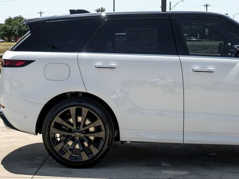 New 2026 Land Rover Range Rover Sport Dynamic SE AWD/4WD image 9
