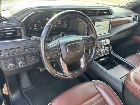 Used 2023 GMC Yukon Denali Ultimate image 18