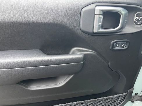 Used 2024 Jeep Wrangler Willys image 7