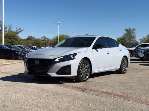 Used 2024 Nissan Altima 2.0 SR image 7