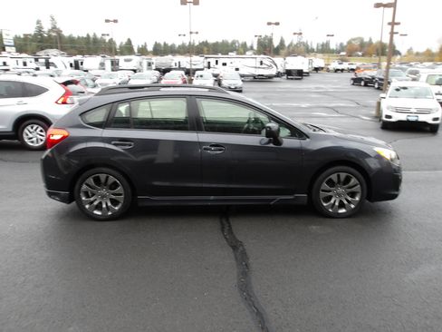 Used 2013 Subaru Impreza 2.0i Sport Premium image 6