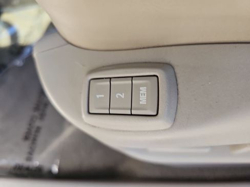 Used 2016 Cadillac SRX Luxury w/ Driver Awareness Package image 35