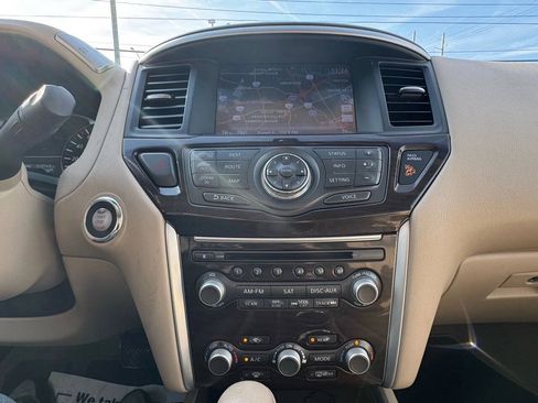 Used 2014 Nissan Pathfinder Platinum AWD/4WD image 23