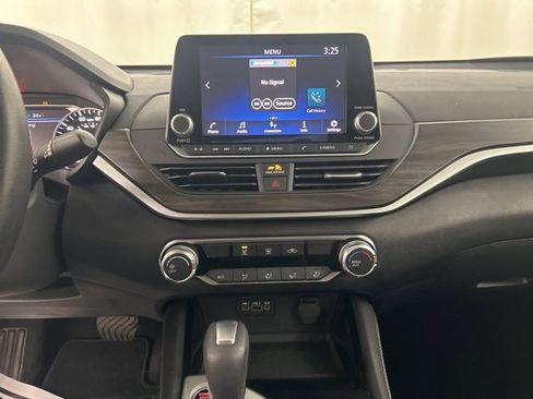 Used 2023 Nissan Altima 2.5 SV image 17