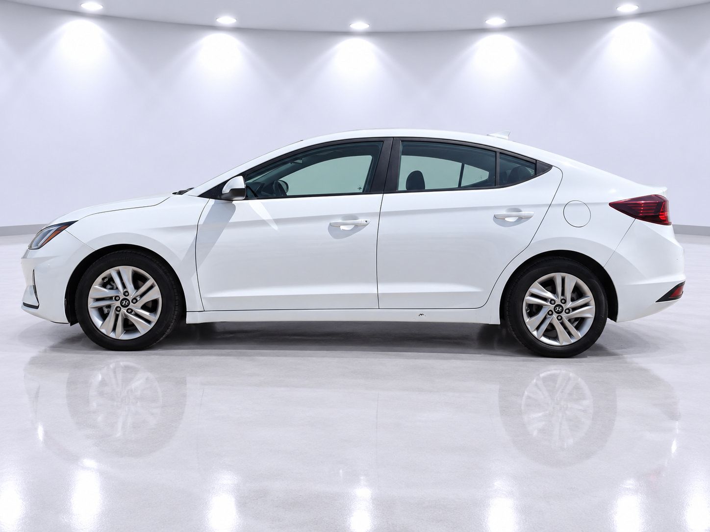 Used 2019 Hyundai Elantra Value Edition w/ Cargo Package FWD image 4