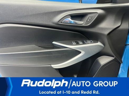 Used 2025 Chevrolet Trax RS image 12