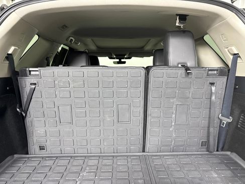 Used 2024 Nissan Pathfinder SL w/ SL Premium Package FWD image 30