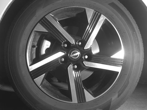 Used 2025 Nissan Sentra SV FWD image 12