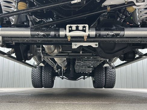 Used 2025 Ford F450 Platinum w/ FX4 Off-Road Package image 20