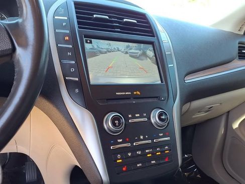 Used 2017 Lincoln MKC Select w/ Select Plus Package FWD image 15