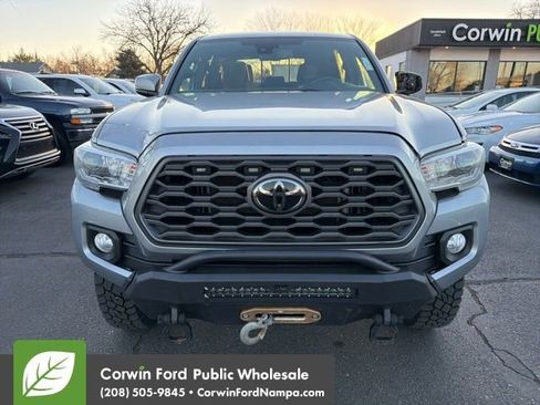 Used 2021 Toyota Tacoma TRD Off-Road image 2