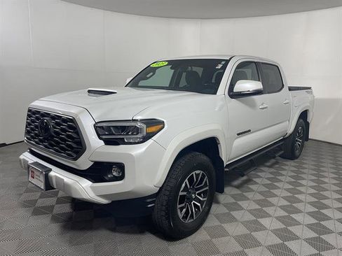 Certified 2023 Toyota Tacoma TRD Sport AWD/4WD image 3