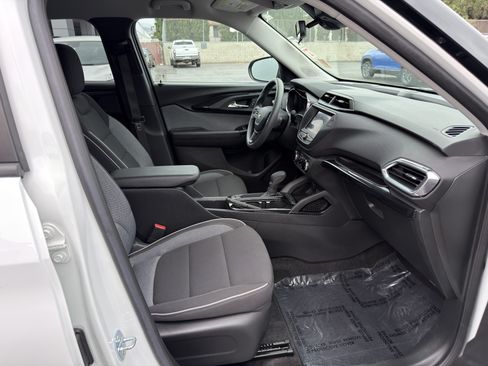 Used 2023 Chevrolet TrailBlazer LT FWD image 10