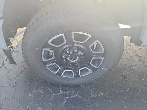 New 2026 Ford F250 Platinum image 9