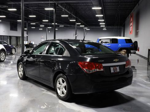 Used 2014 Chevrolet Cruze LT w/ Technology Package FWD image 5