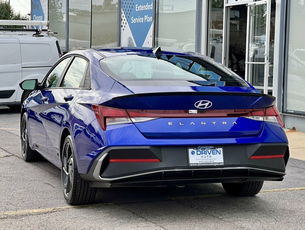 Used 2026 Hyundai Elantra Sport w/ Cargo Package FWD image 3
