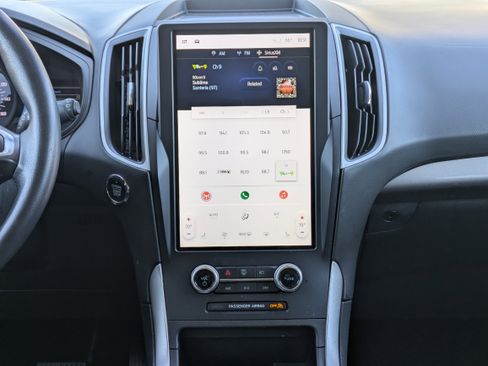 Used 2023 Ford Edge SEL image 19