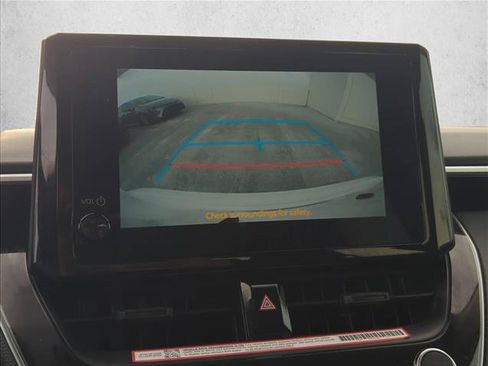 Certified 2025 Toyota Corolla LE FWD image 21