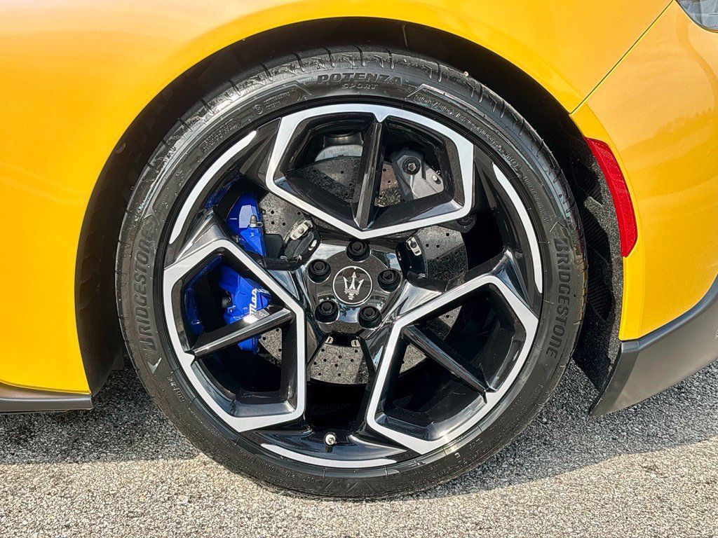 Used 2022 Maserati MC20 Coupe RWD image 17