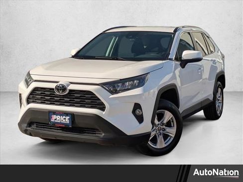 Used 2021 Toyota RAV4 XLE image 1