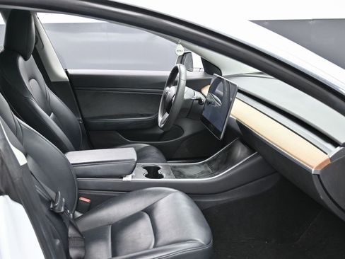Used 2019 Tesla Model 3 Standard Range Plus image 36
